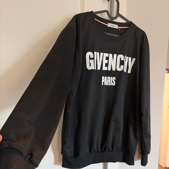Givenchy - Picture 1 of 2